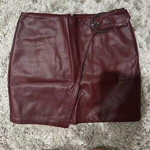 Elegant Burgundy Express Leather Skirt